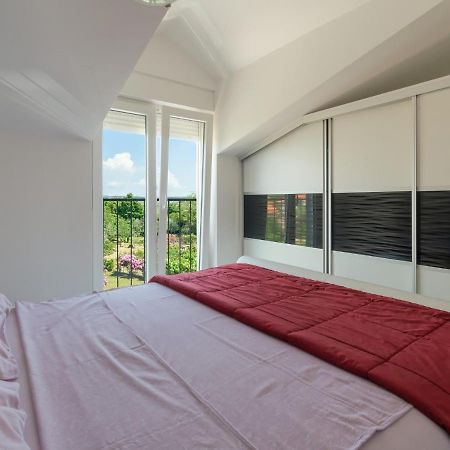 Apartments Goran By Rent Istria Umag Exterior foto