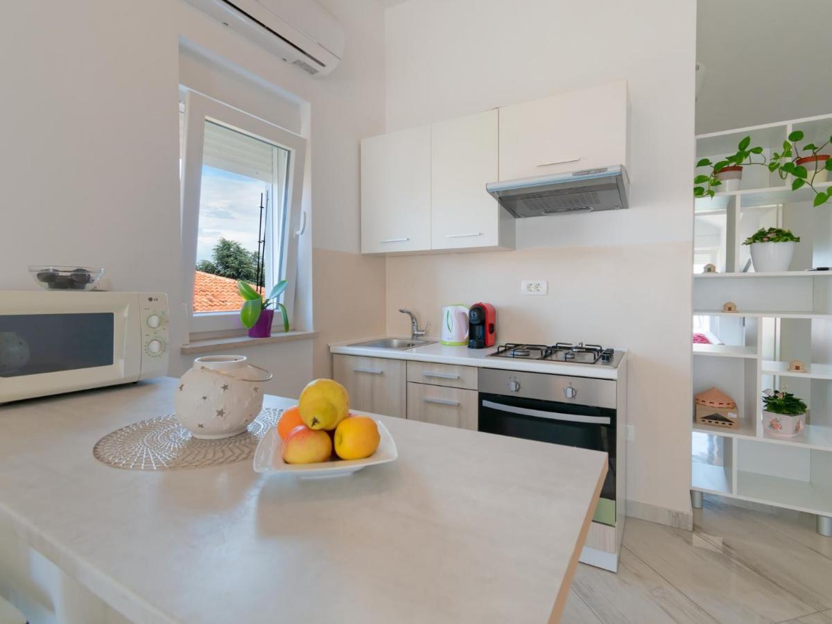 Apartments Goran By Rent Istria Umag Exterior foto