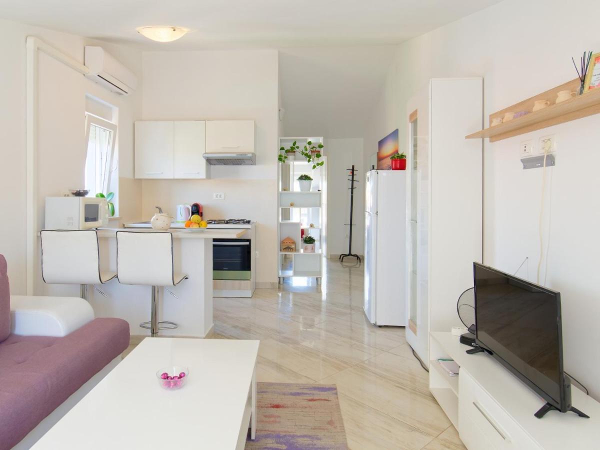 Apartments Goran By Rent Istria Umag Exterior foto