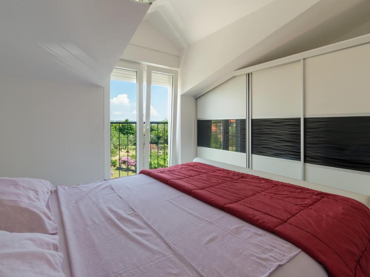Apartments Goran By Rent Istria Umag Exterior foto